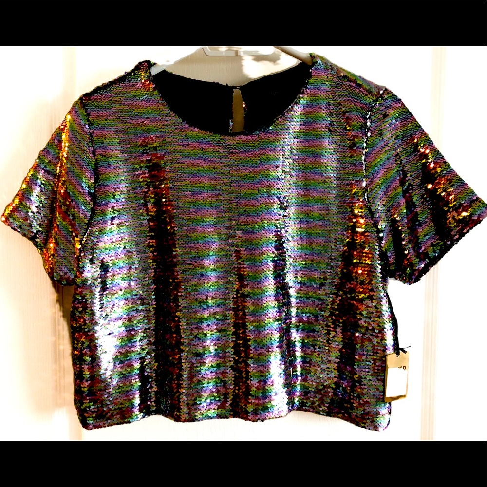 *NWT* FOREVER 21 Cropped Sequence Top